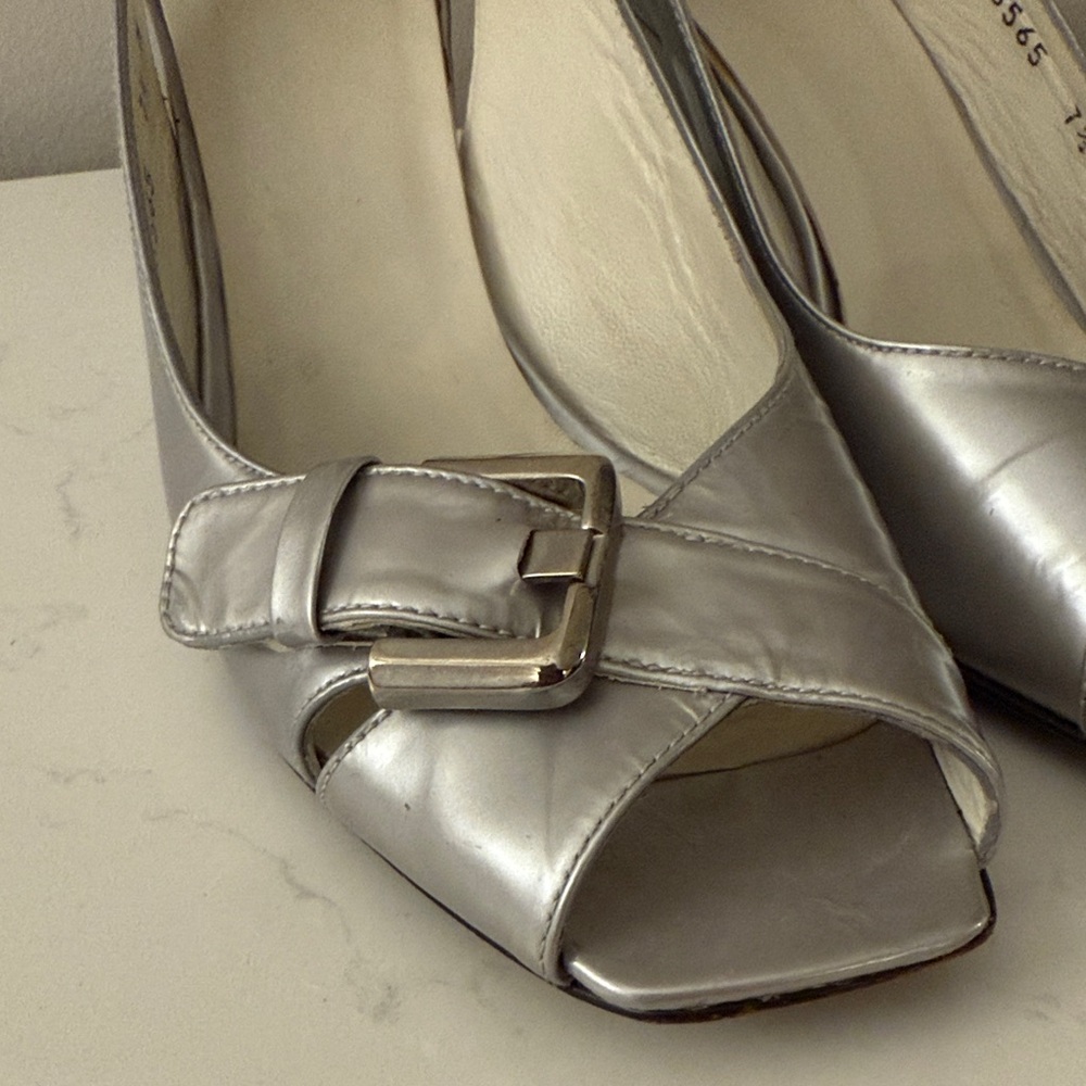 Elegant Silver Stuart Weitzman Wedge Peep-Toe Genuine Leather Shoes 7.5 $269 - Picture 4 of 12